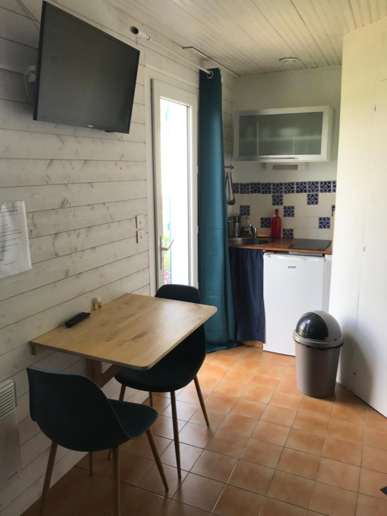 Studio Avec Piscine Beauvoir-sur-Mer Εξωτερικό φωτογραφία